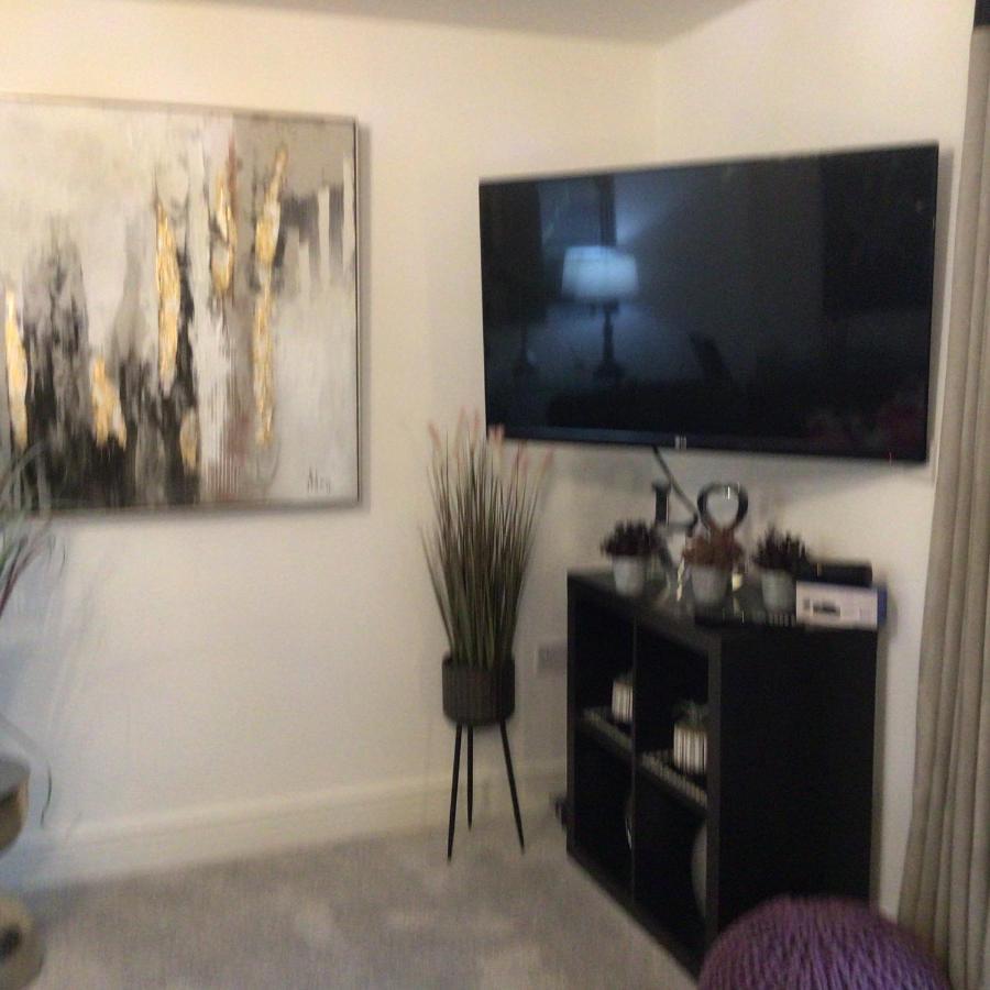 Luxurious River View Apartment With Terrace ウスター エクステリア 写真